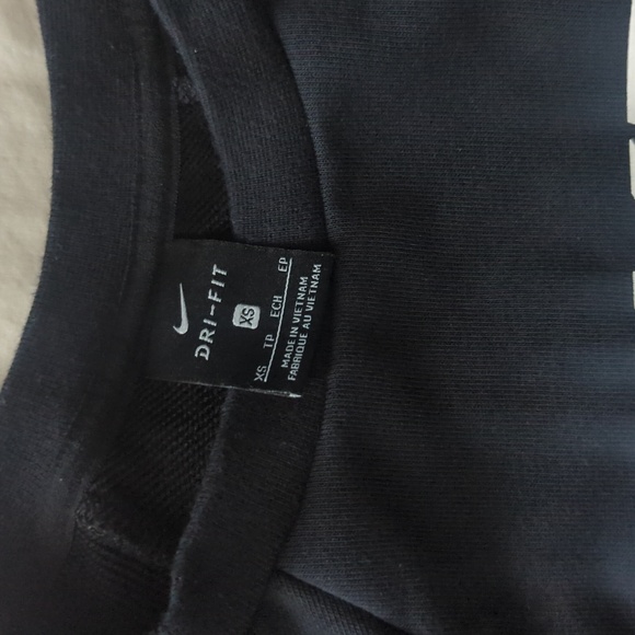 Nike DriFit Cropped sweatshirt - Picture 5 of 8